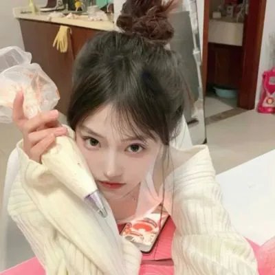 校服的裙摆